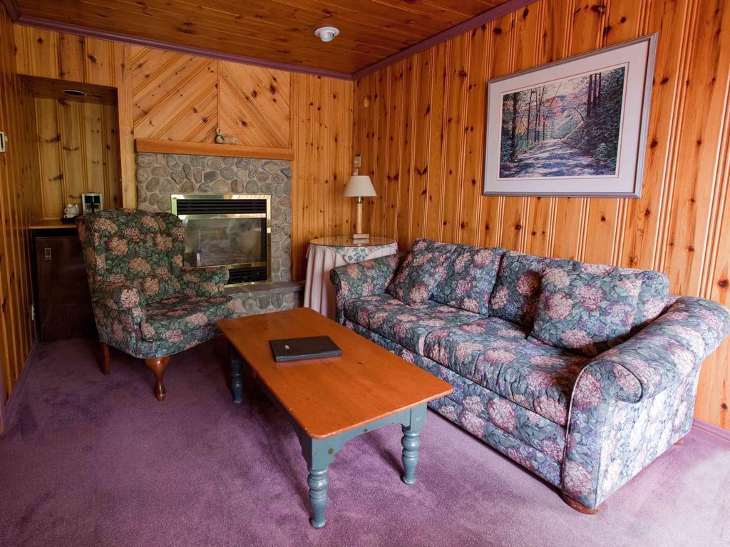 Pow Wow Point Lodge Huntsville Luaran gambar